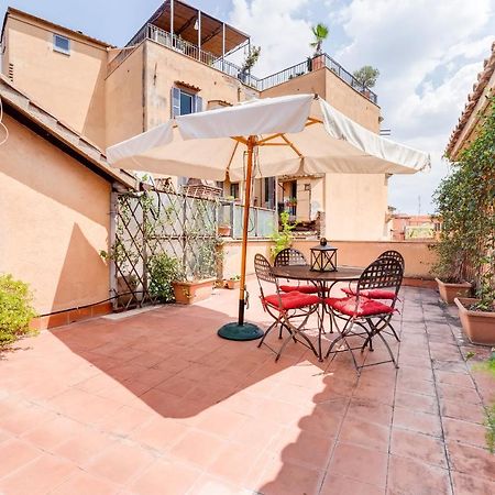 Romantic House With Terrace Exterior foto