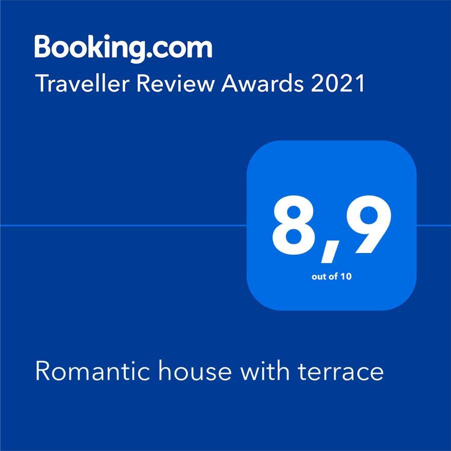 Romantic House With Terrace Exterior foto